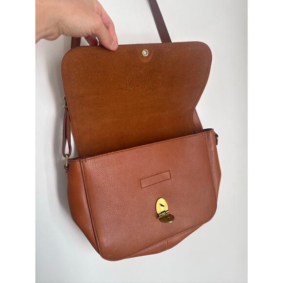 Madewell The Abroad Leather Shoulder Bag in Toffee - Picture 5 of 10